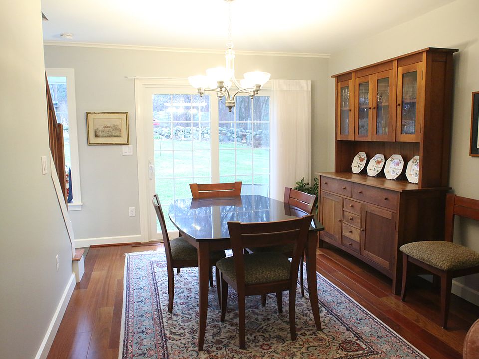 2nd image of 50 Newtown Rd