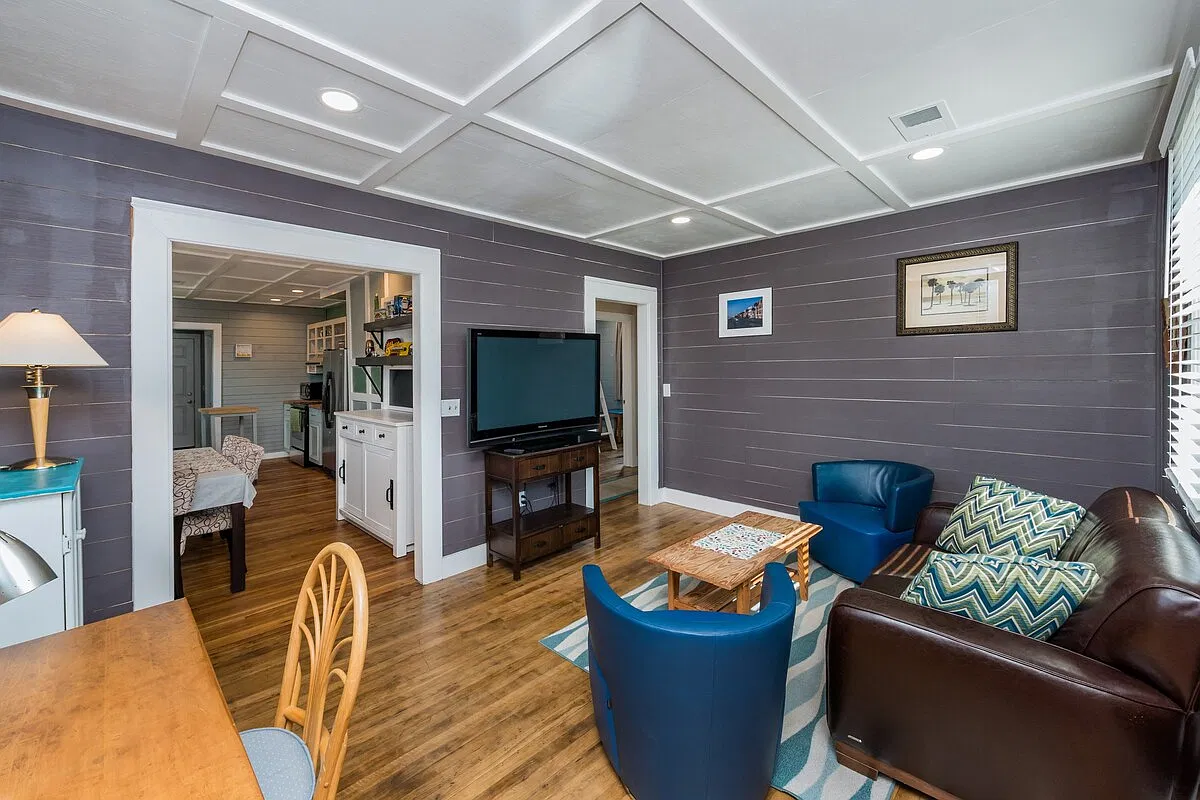 3 bed, 800 sqft, $2,500 — Photo 4