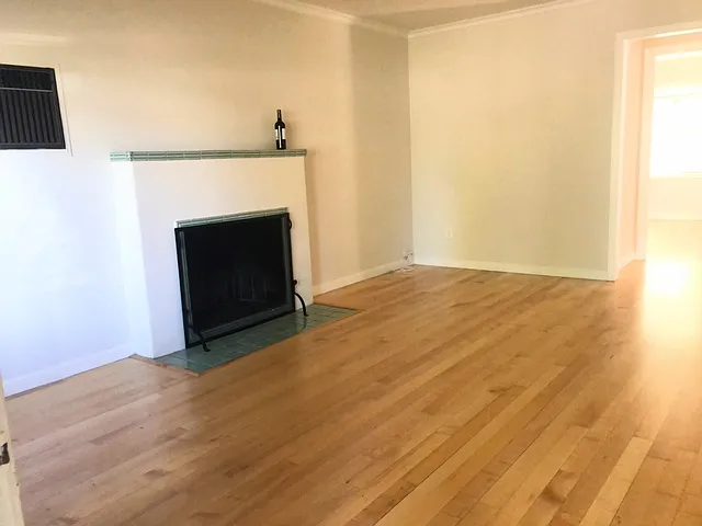 585 Bryan Ave — Photo 3