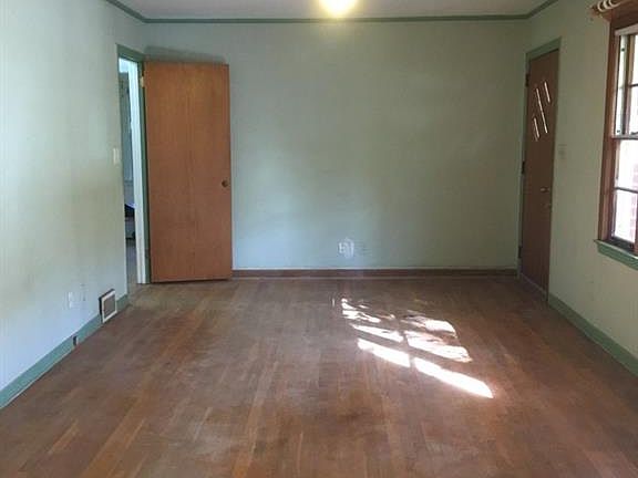 5th image of 4120 Brownlee Dr