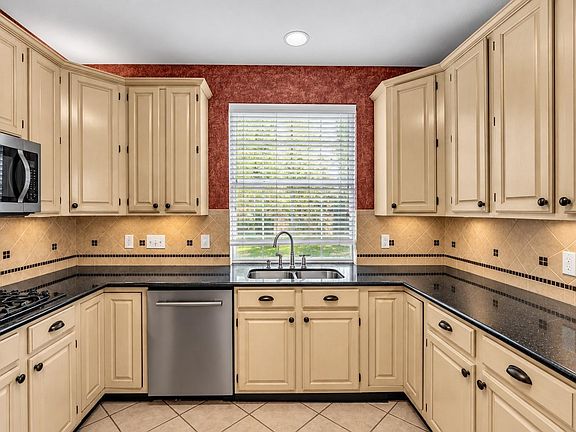 3rd image of 7914 Hickory Mill Ct