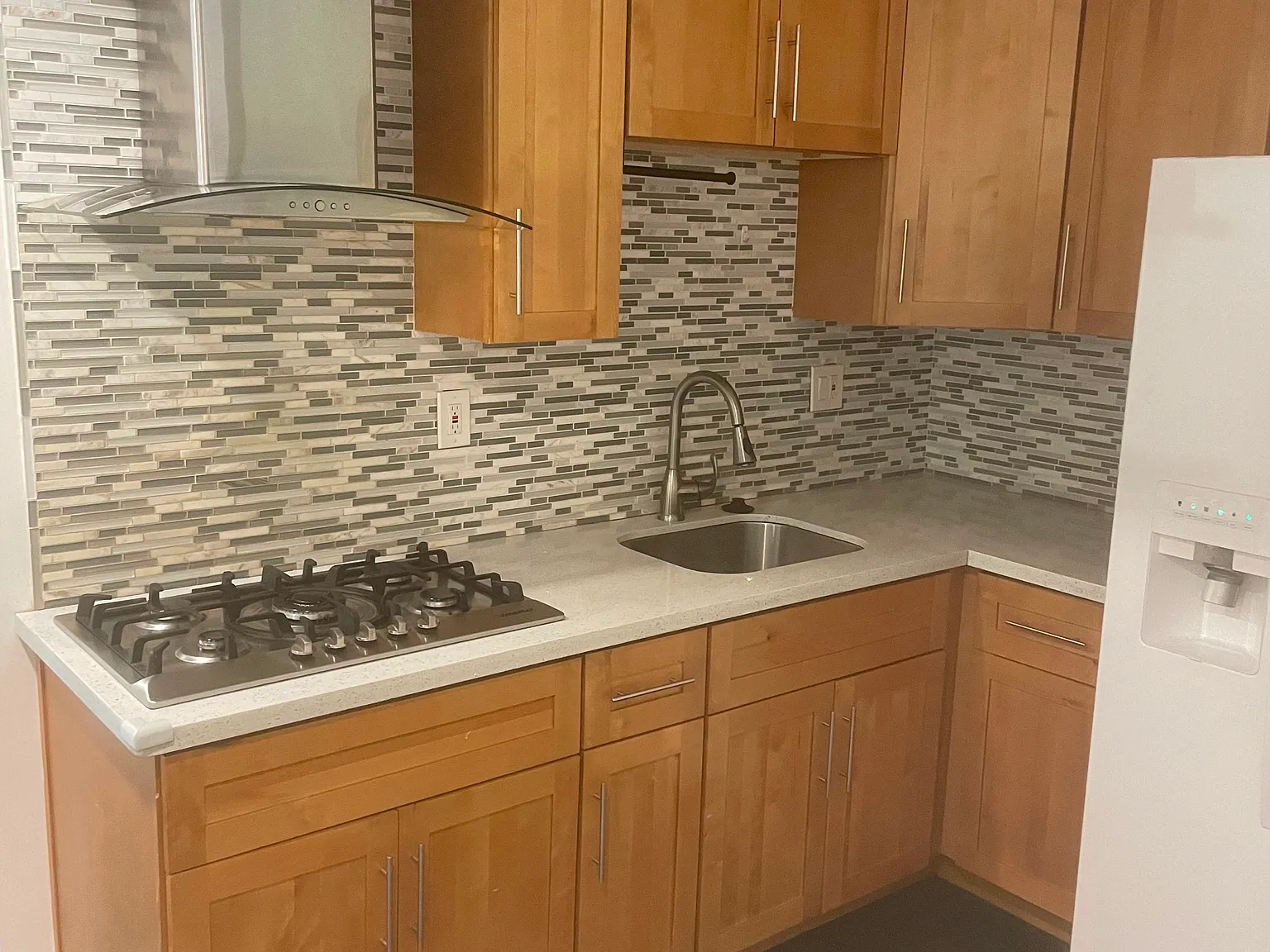 2 bed, 725 sqft, $2,800 — Photo 2