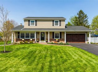 6100 Hanover Rd, Farmington, NY 14425