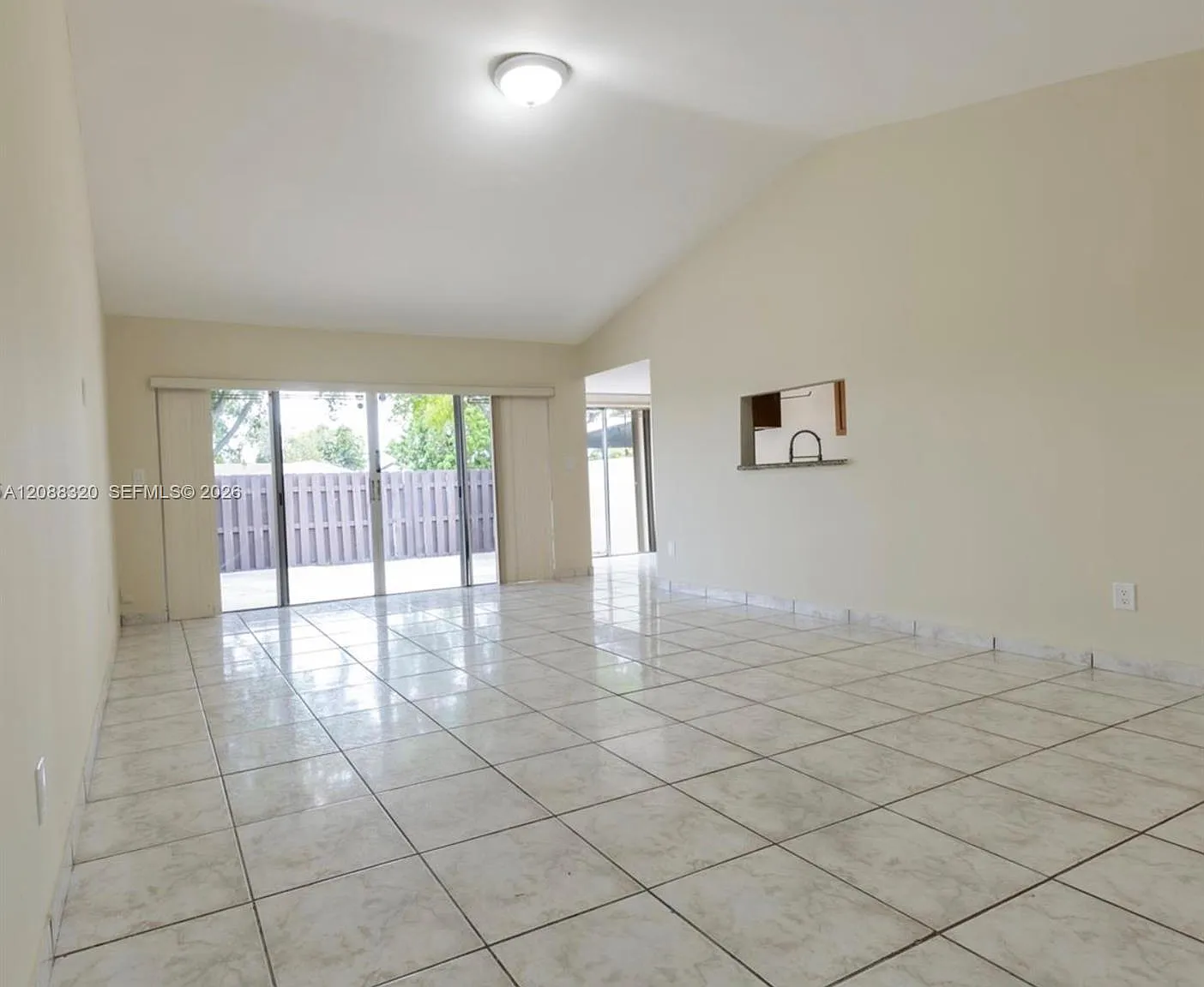Devon-Aire Villas Sec 10 — Photo 3