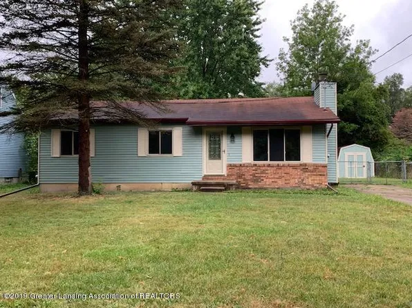 2916 Viking Rd, Lansing, MI 48911