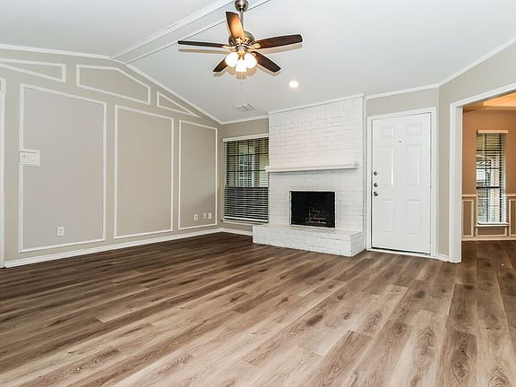4th image of 504 N Winding Oaks Dr