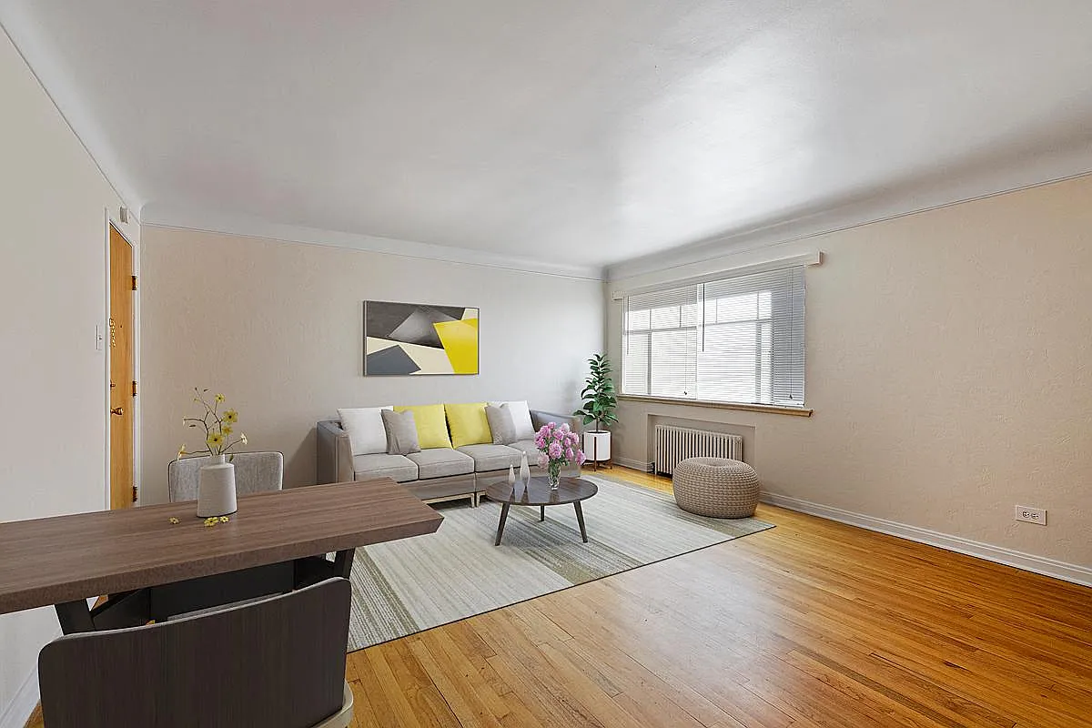 Lee Manor — Photo 1