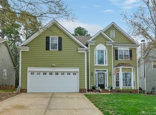 6113 Rosebriar Ln, Charlotte, NC 28277