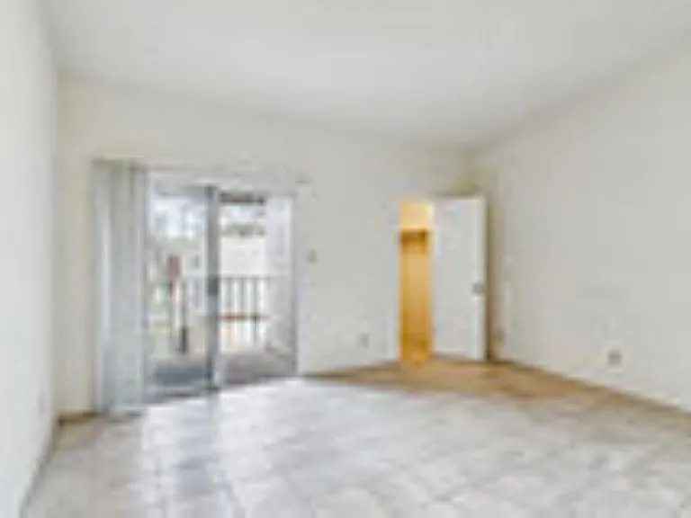 630 Maiden Ln #H — Photo 4