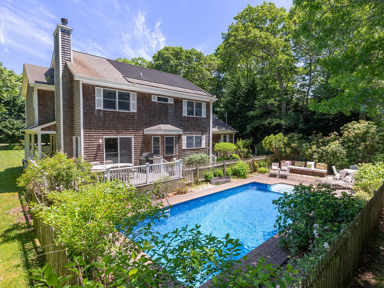 Southampton 4 Bedroom Shingle Style With Pool -YR- Start 10-26 — Photo 3