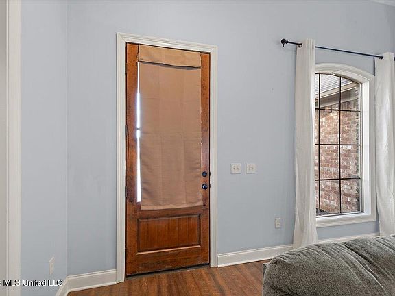 5th image of 229 Greenfield Ridge Dr