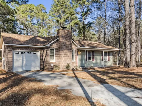 305 Pinewood Court, Jacksonville, NC 28546