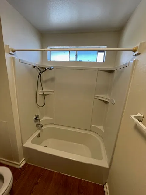 2 bed, 880 sqft, $1,900 — Photo 4