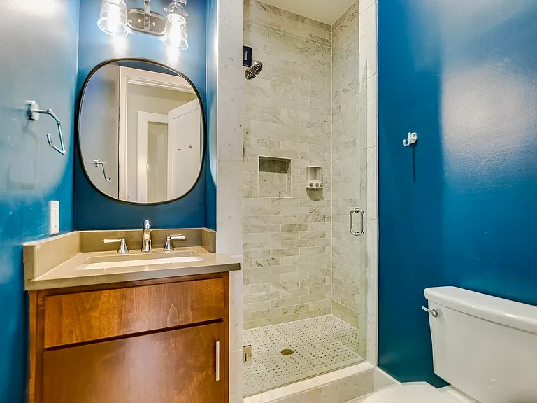 2109 W 12th St — Photo 14
