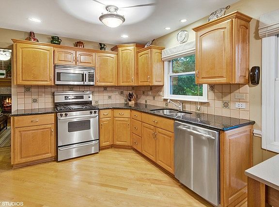5th image of 1274 Barneswood Dr
