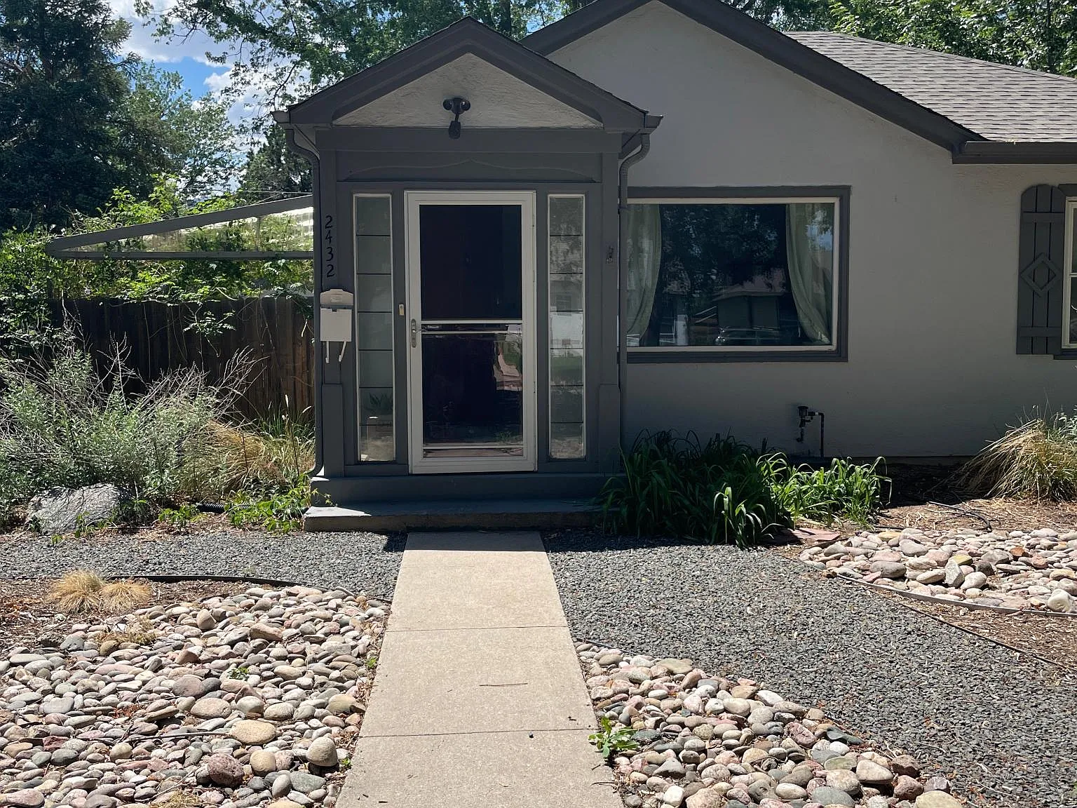 2 bed, 1.5 bath, 800 sqft, $2,000 — Photo 1