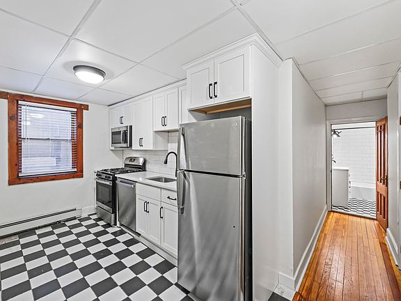 3rd image of 33 Franklin St APT 9