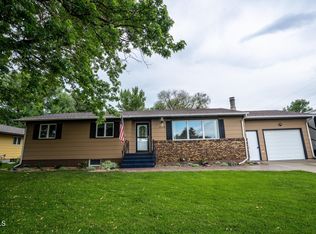 1709 1st St NE, Mandan, ND 58554