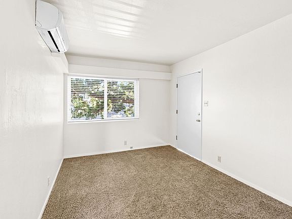 4th image of 1206 Grigsby Ct