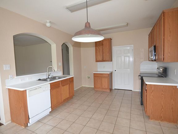 4th image of 3216 Nandina St