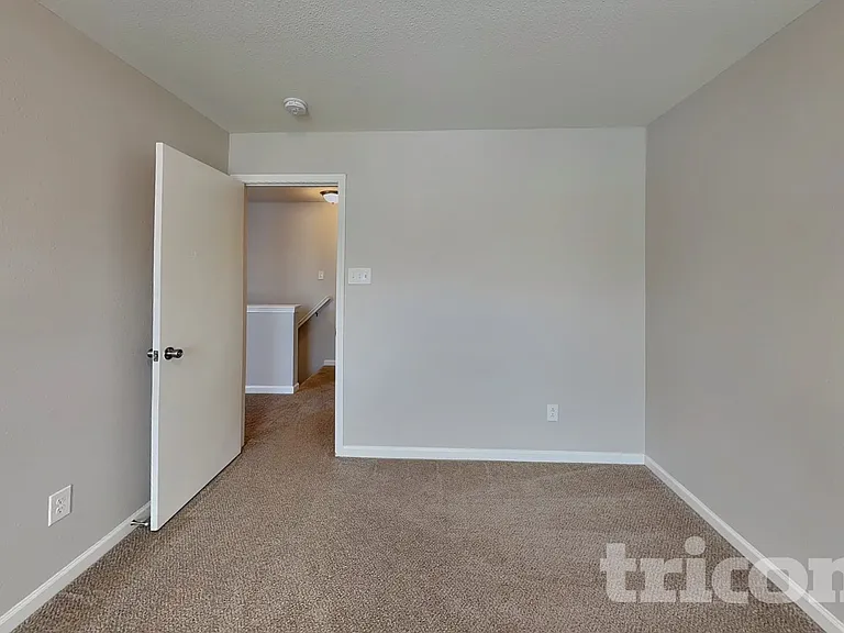 807 Chastain Ave — Photo 11
