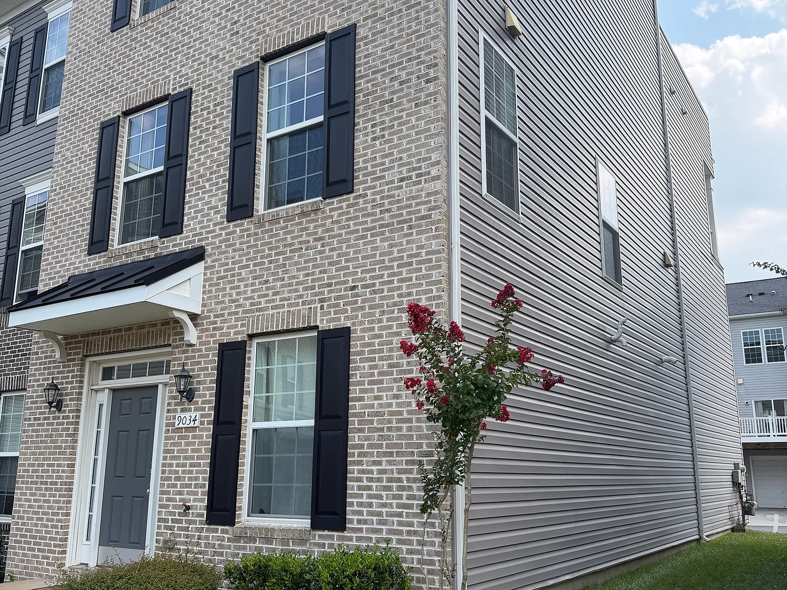 4 bed, 3.5 bath, 2436 sqft, $3,500 — Photo 2