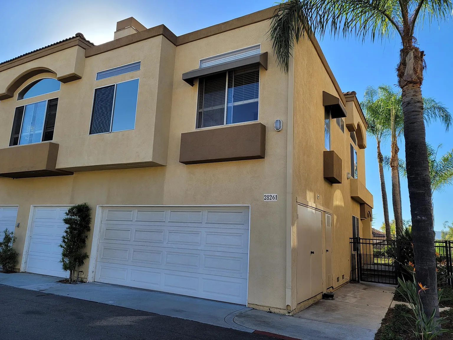 3 bed, 1500 sqft, $4,500 — Photo 1
