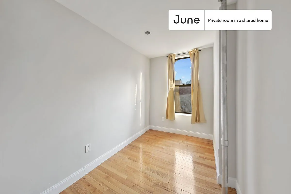Building Photo - 23 E 109th St #D