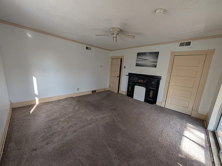 25 Victoria St #2 — Photo 6