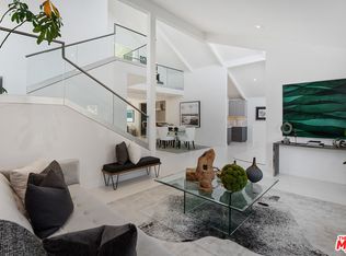 9430 Hargis St, Los Angeles, CA 90034