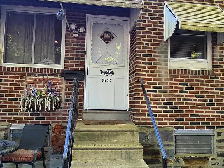 5819 Bustleton Ave — Photo 2