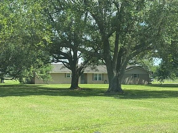3rd image of 723 Campbell Rd