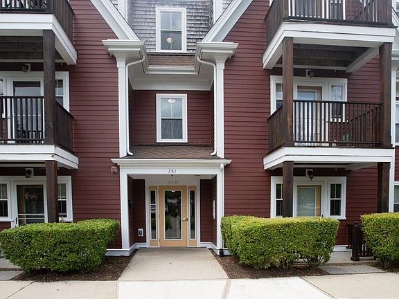 2nd image of 751 Metacom Ave Unit 15