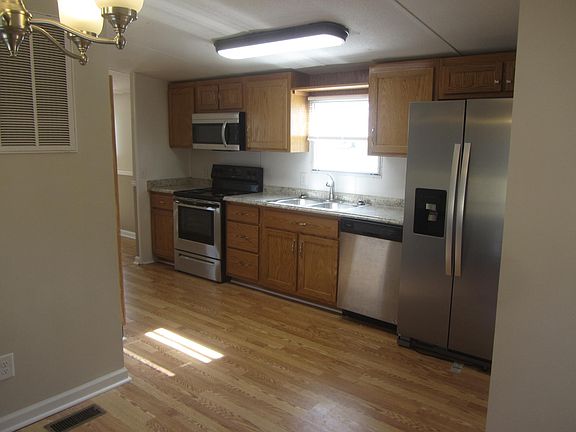 5th image of 265 Indiana Ave #265
