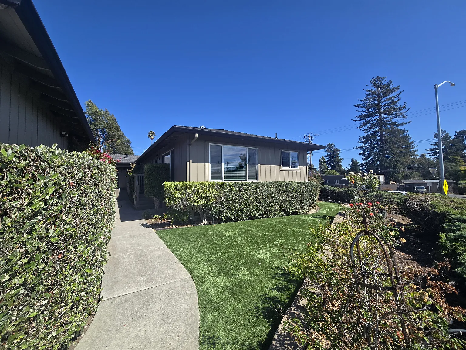 2 bed, $3,400 — Photo 1
