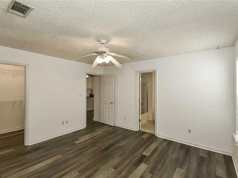 8141 Hynds Springs Ln — Photo 22