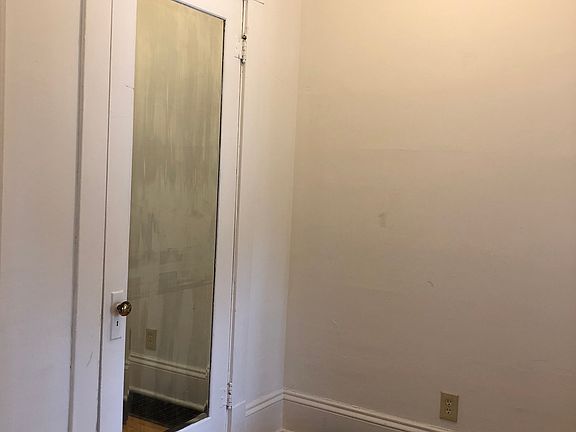 5th image of 3457 N Oakland Ave