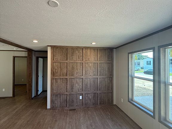 3rd image of 18B Buddy Blvd