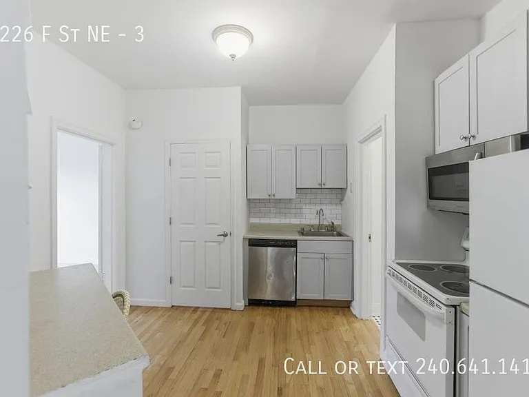 1226 F St NE #3 — Photo 4