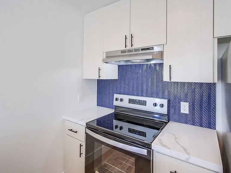 The Lucci | Renovated 1 & 2 Bedroom Apartments in Clairemont — Photo 13