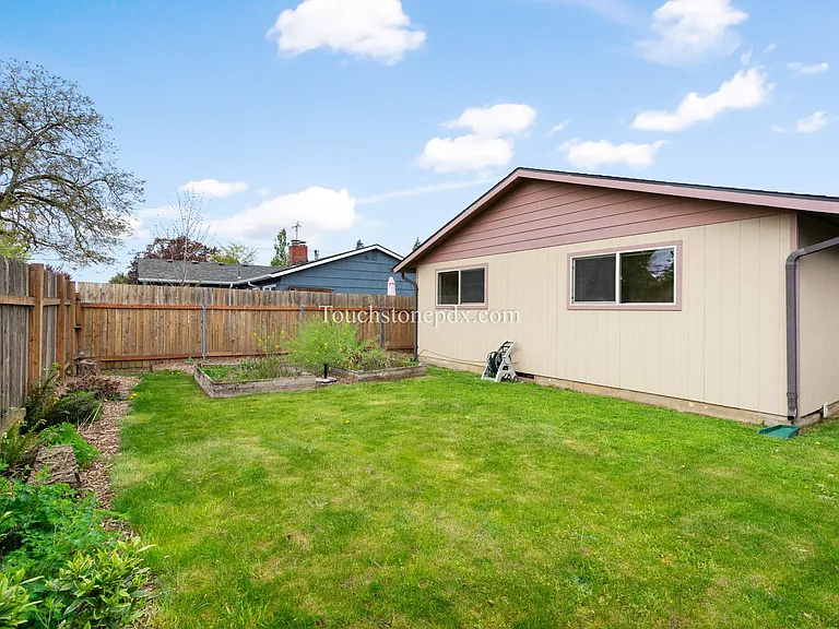 6718 SE Center St — Photo 26
