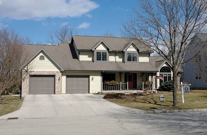 1st image of 27 Deneveu Cir