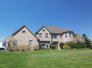 2775 Bay Oaks Dr, Lakemoor, IL 60051