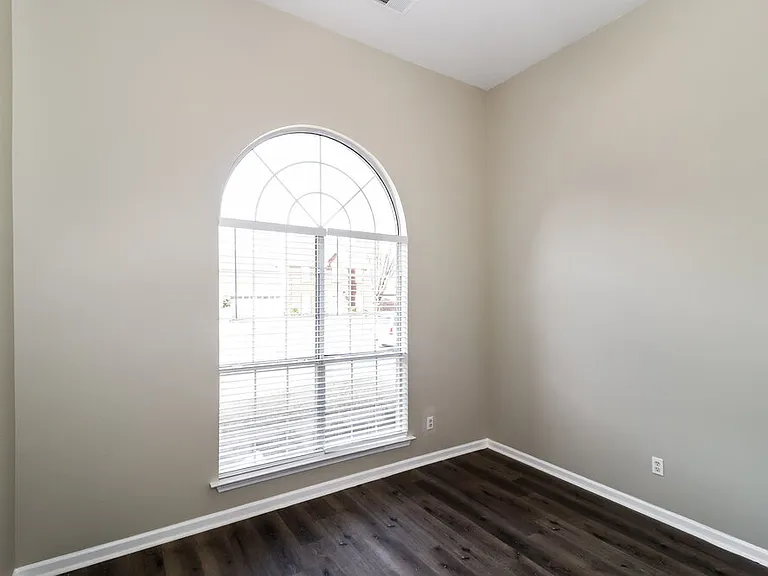 5560 Mary Ln — Photo 14