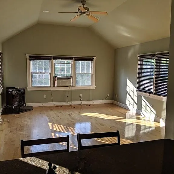 10 Woodbury Ct #1 — Photo 1