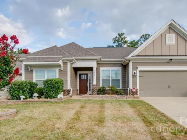 345 Robinwood Ln, Clover, SC 29710