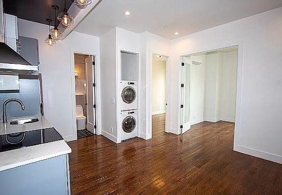 2nd image of 88 Graham Ave #2X