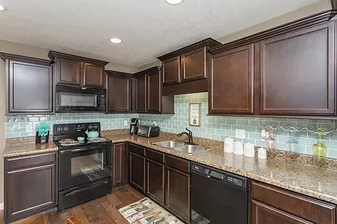 3319 Stormello Ln — Photo 7
