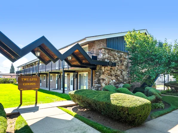 3721 Ruby St APT 108, Schiller Park, IL 60176