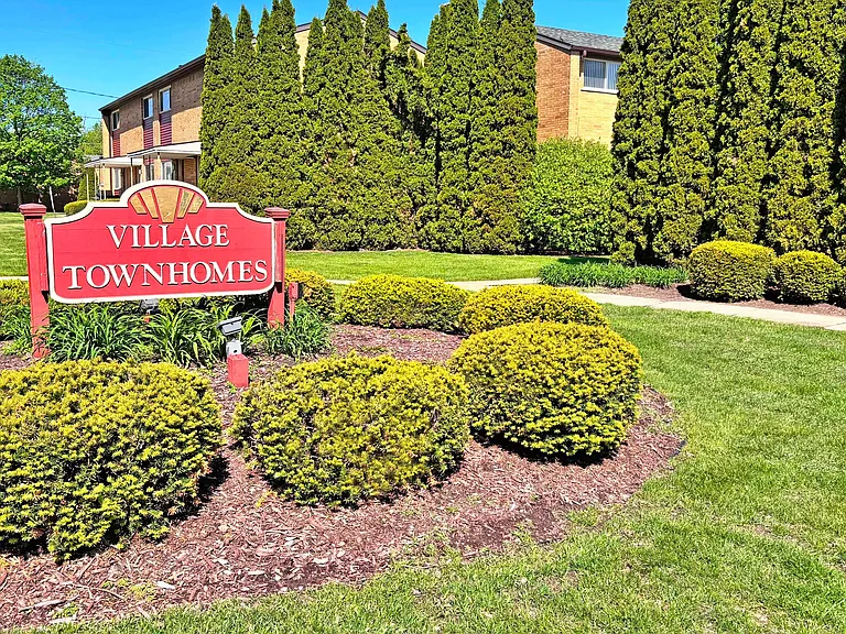 Village Townhomes — Photo 26